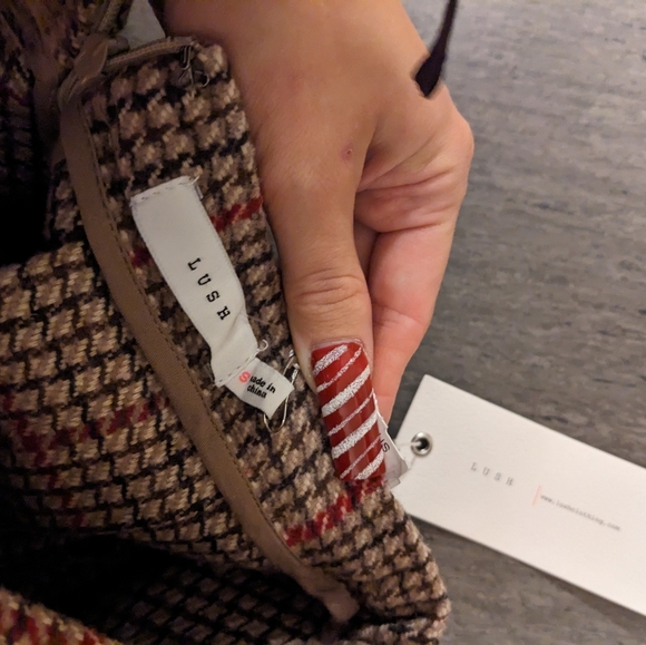 NWOT! Y2K skirt - Picture 4 of 4